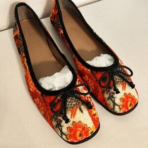 AEROSOLES Women’s Flowery Velvet Padded Comfort Size 8